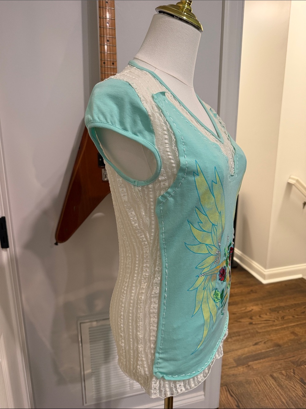 Romantic Mint Winged Graphic V-Neck Tank - Picture 2 of 9